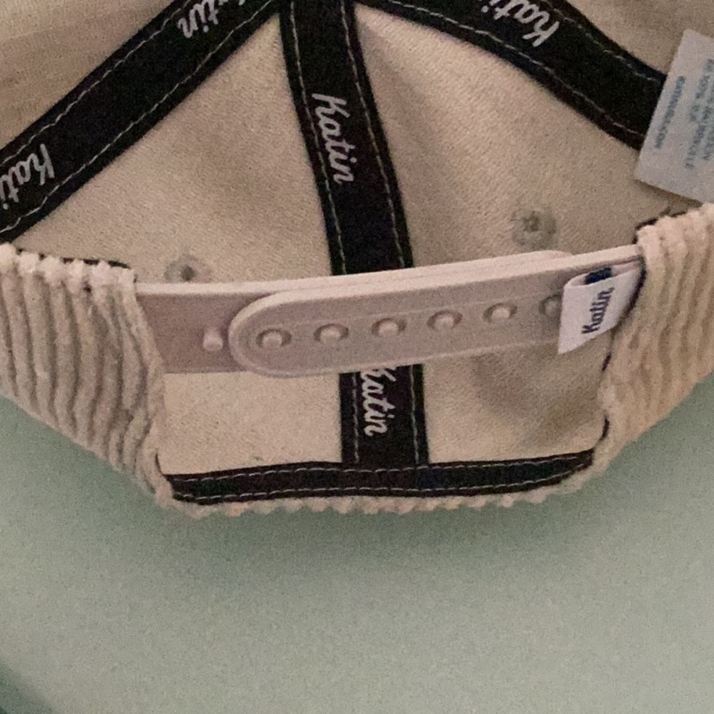 Cream corduroy baseball hat by Katin with embroidered peace sign. - Picture 5 of 5